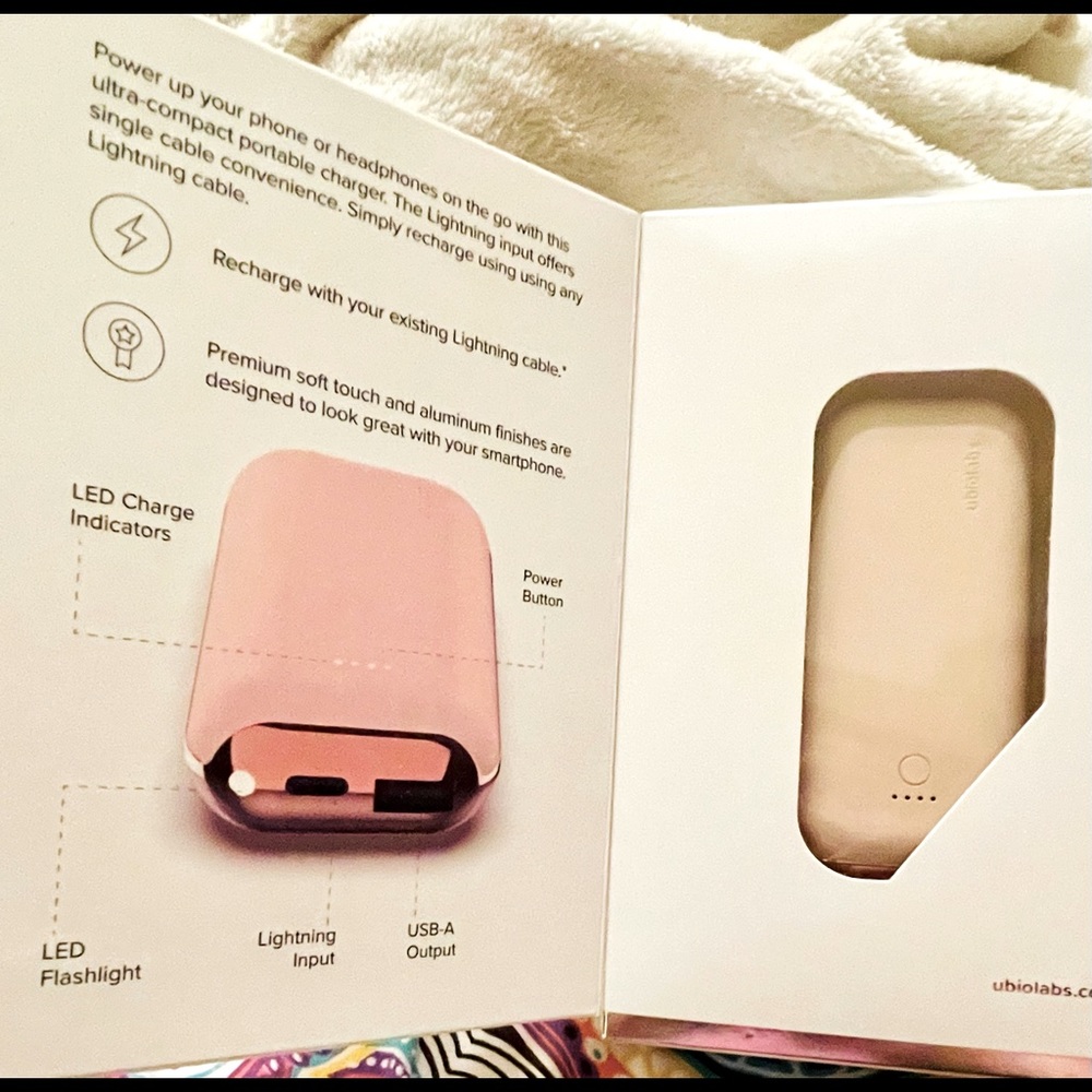 Power Portable charger 5.200mAh.  Ubiolabs brand.